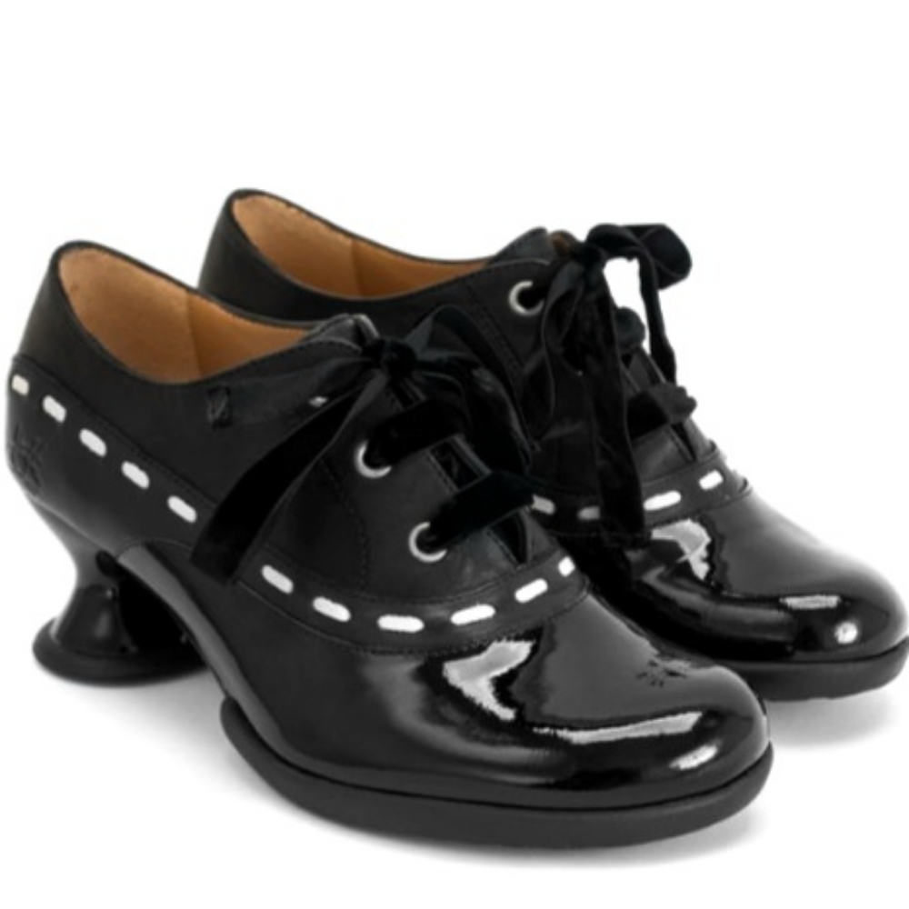 Excellent condition John Fluevog Enneagram Peacemaker Lace-up Heeled Oxford